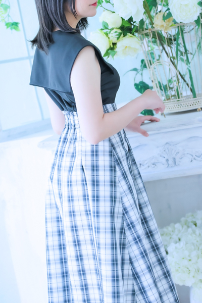 名古屋風俗デリヘル 新人・海未(ウミ) 写真